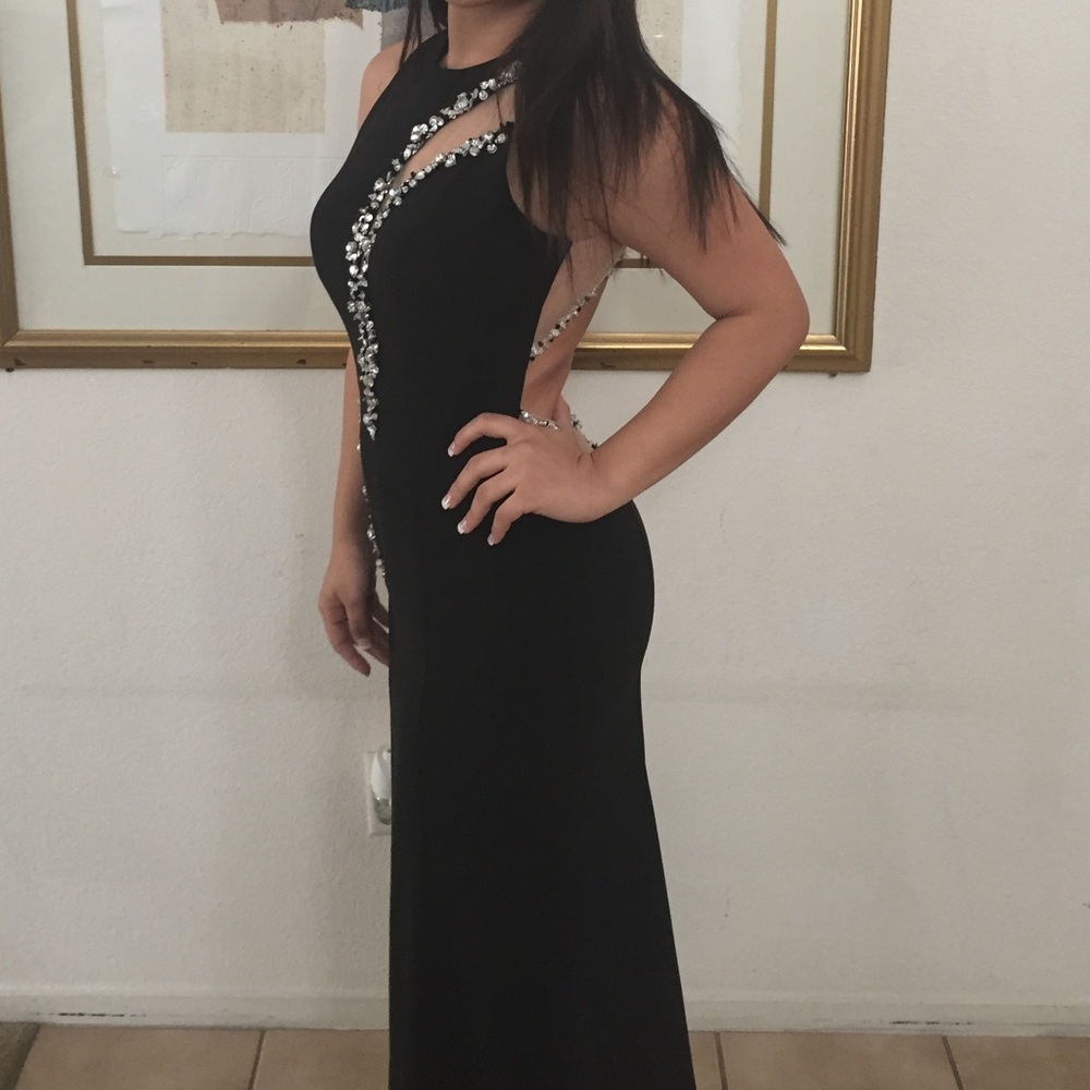 PROM DRESS - Picture 2 of 4