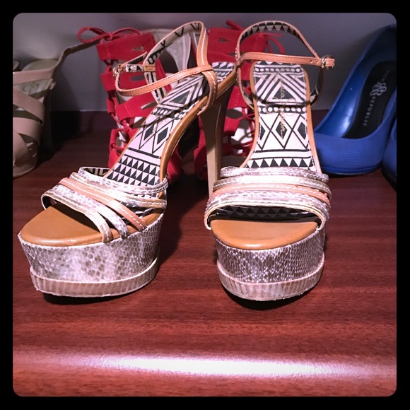 Jessica Simpson Heels - Picture 1 of 4