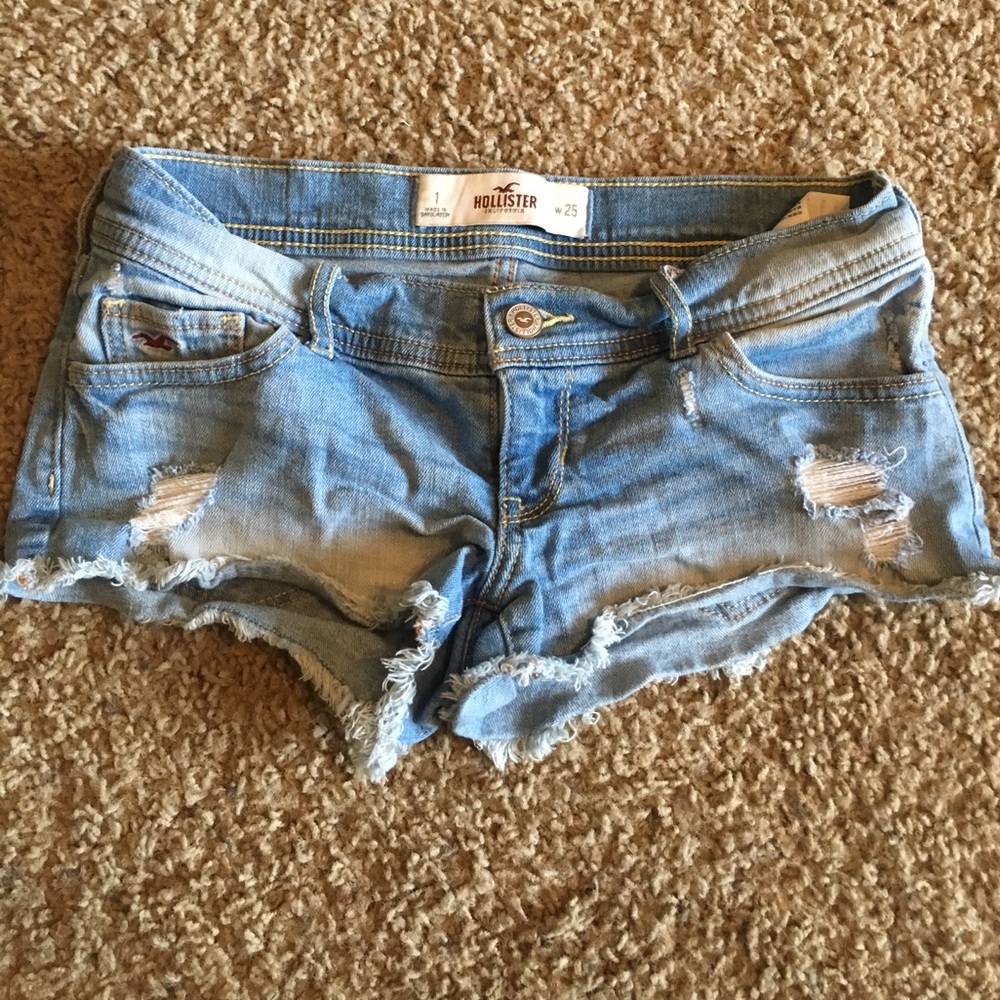 Hollister shorts size 1 or W25