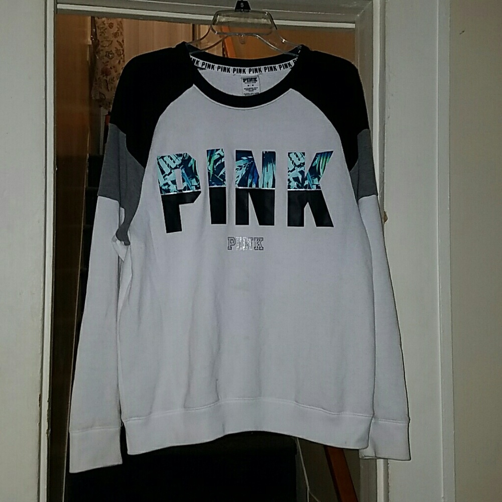 Sweatshirt very new worn like once