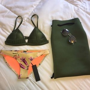 NWT TRIANGL swimsuit coco- floral affair