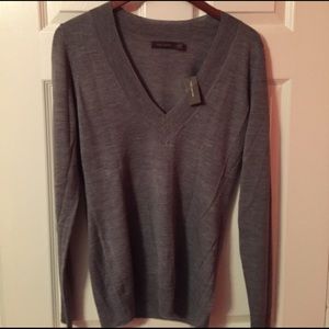Women's v-neck sweater