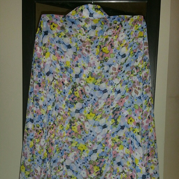 Ann Taylor 00p button blouse - Picture 4 of 4