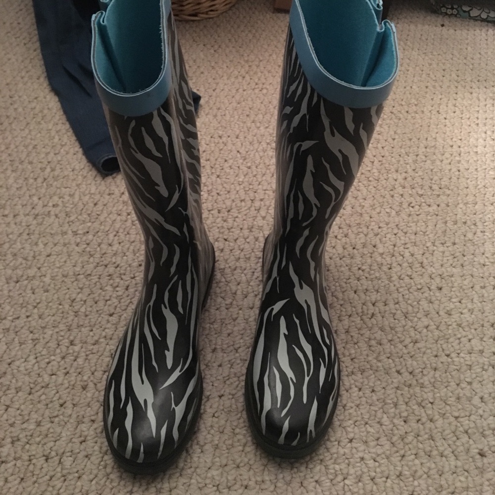 Zebra rain boots