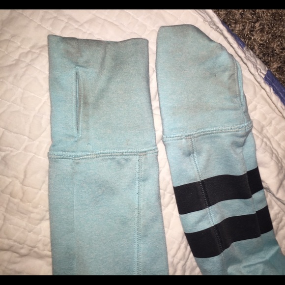 VS pink pull over - Picture 3 of 3