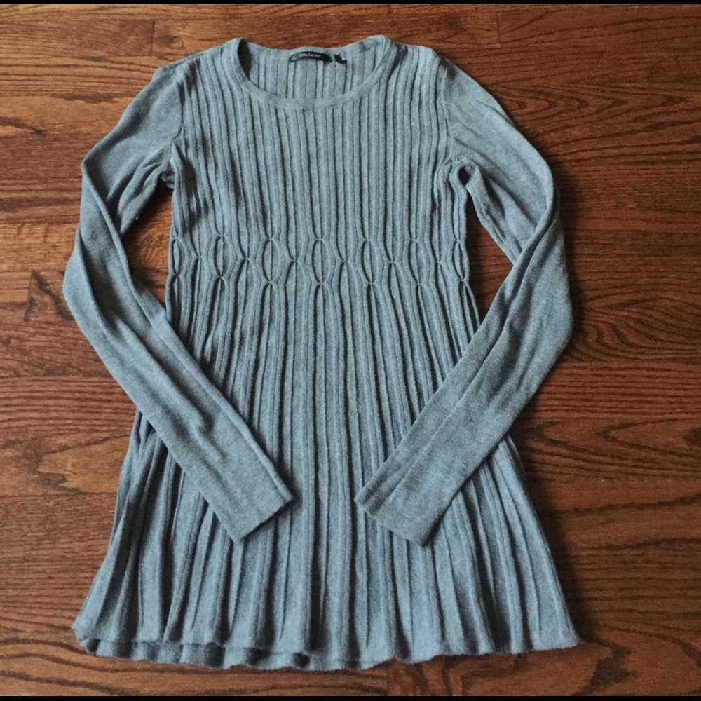 Daisy Fuentes Sweater