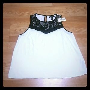 Forever 21 Sleeveless Lace Shirt