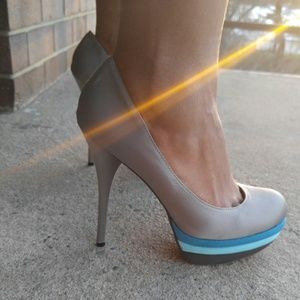 Grey heels with blue accent