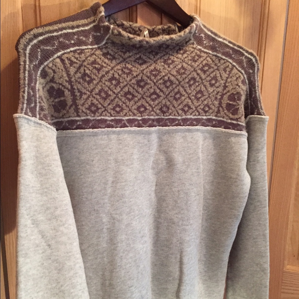 Designed Sweater - Picture 2 of 3