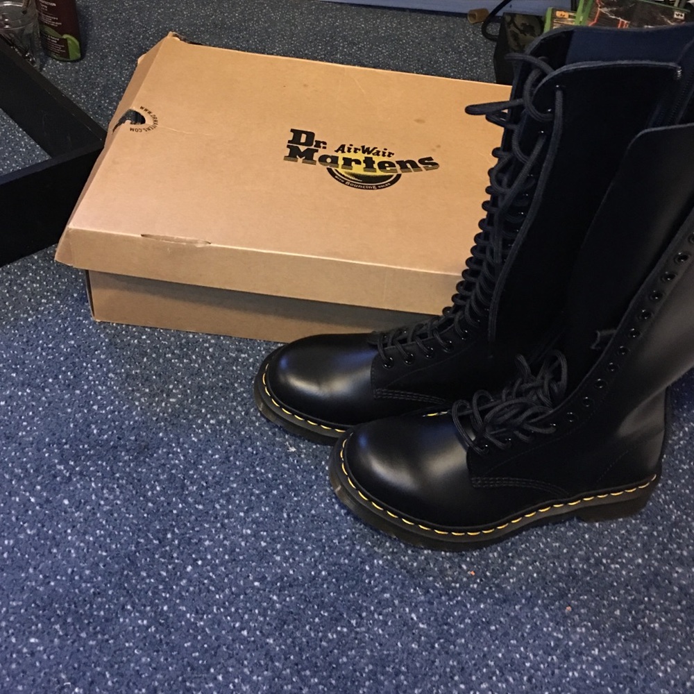 BRAND NEW Dr Martens