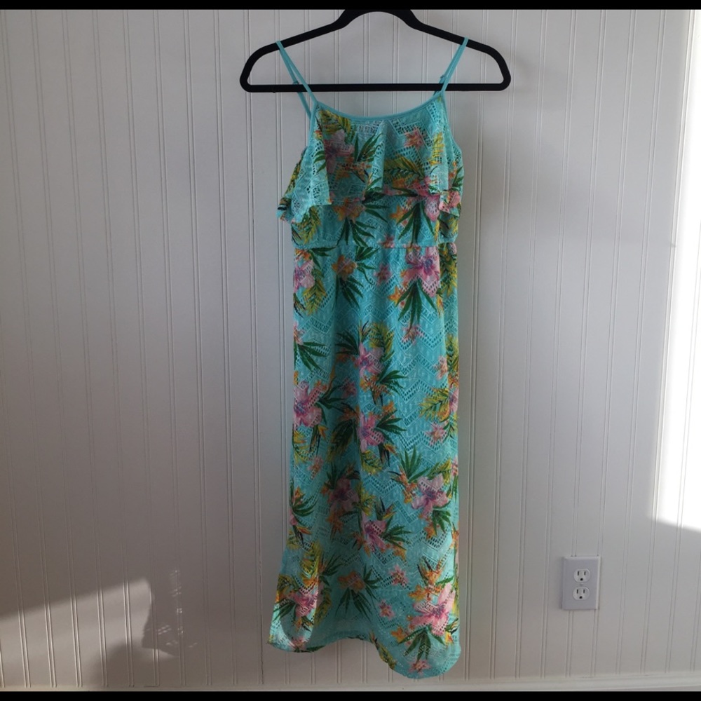 1️⃣5️⃣% off. Blue floral sundress