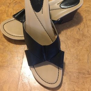 Black leather Dansko wedge sandal sz 42, like new