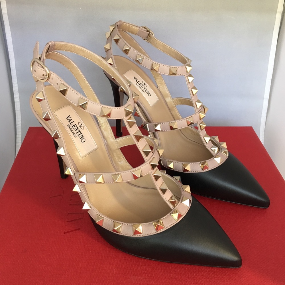 ❌SOLD❌ Valentino Rockstud Heels, Sz 36/Black