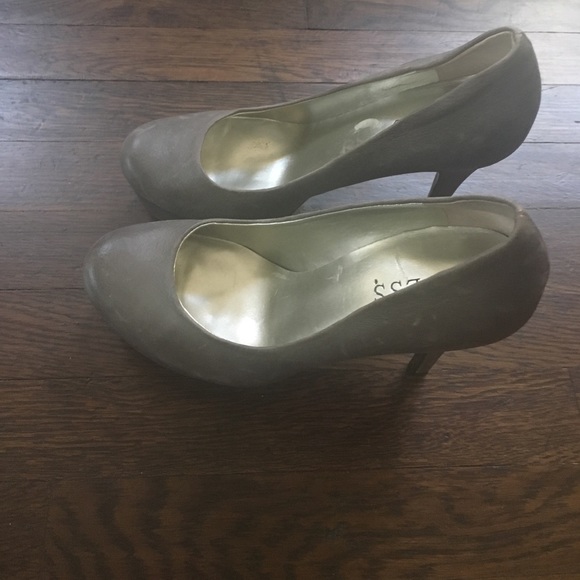 GUESS Shoes - Picture 4 of 4