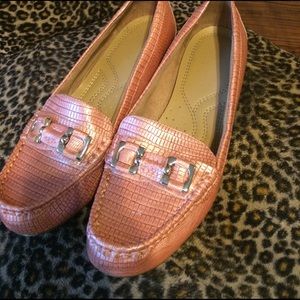 Pink flats