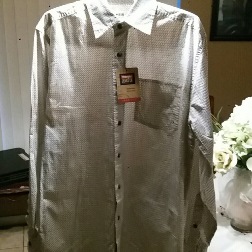 Wrangler button up shirt