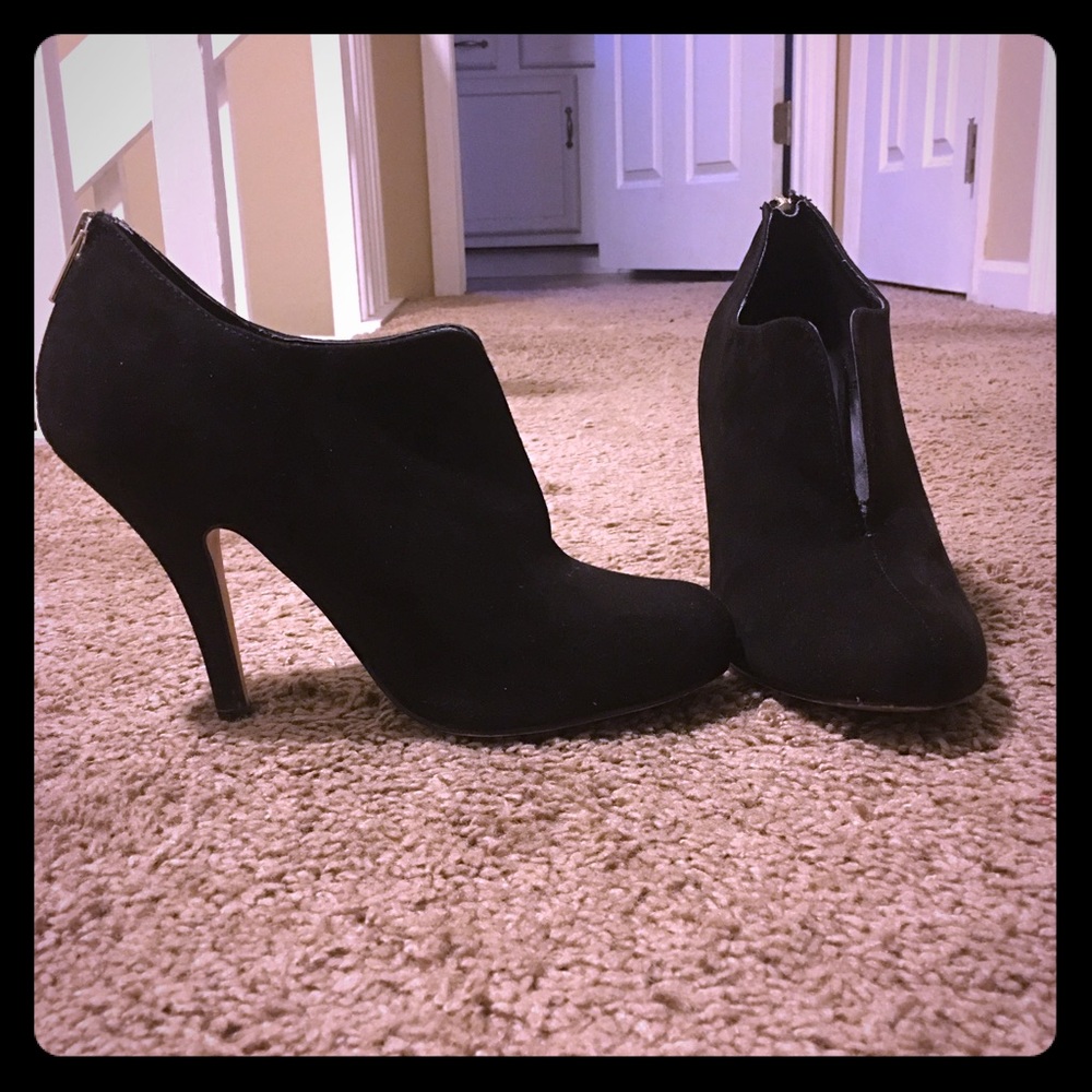 Fashionable low cut boots