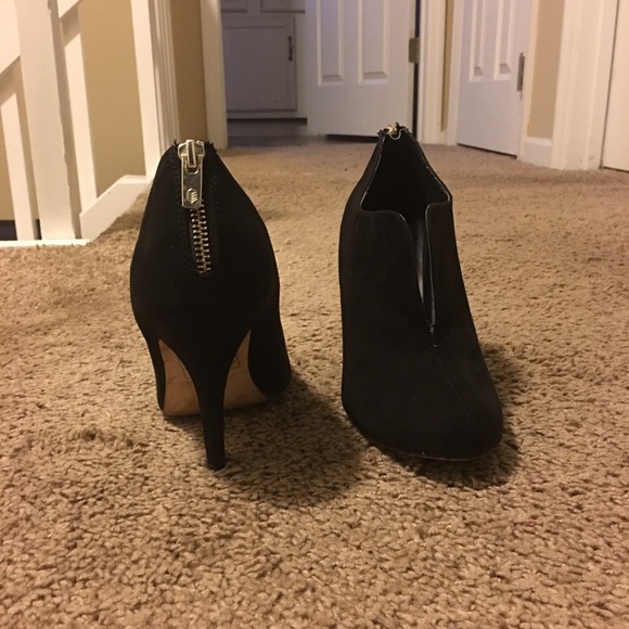 Fashionable low cut boots - Picture 2 of 2