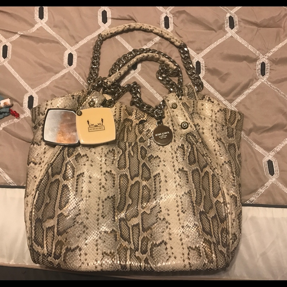 Henri Bendel purse