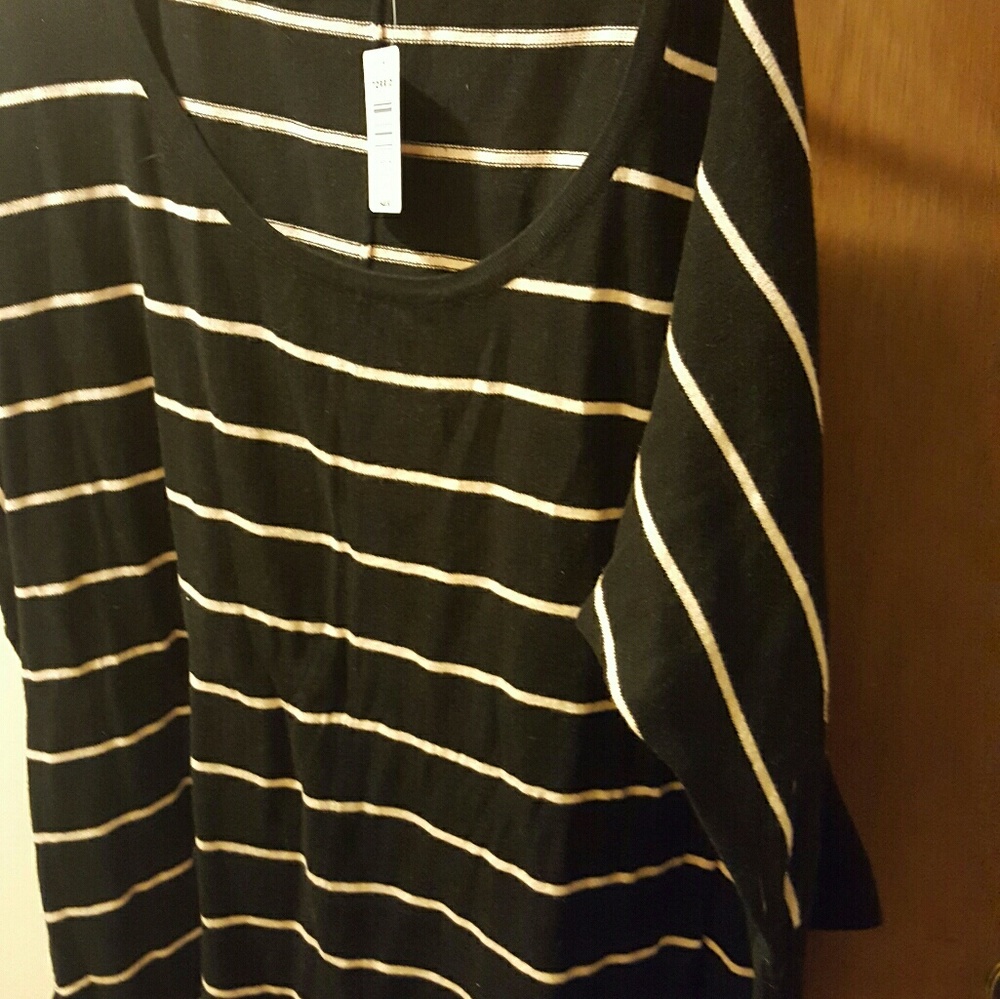 3/4 Length sleeve black & cream tunic sweater