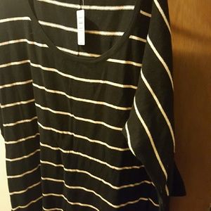 3/4 Length sleeve black & cream tunic sweater