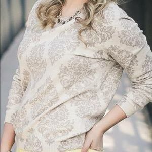 Cream/tan sweater. Size Lg