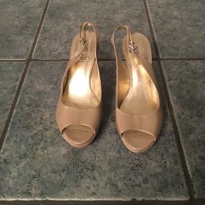 Nine West peep toe sling back kitten heels