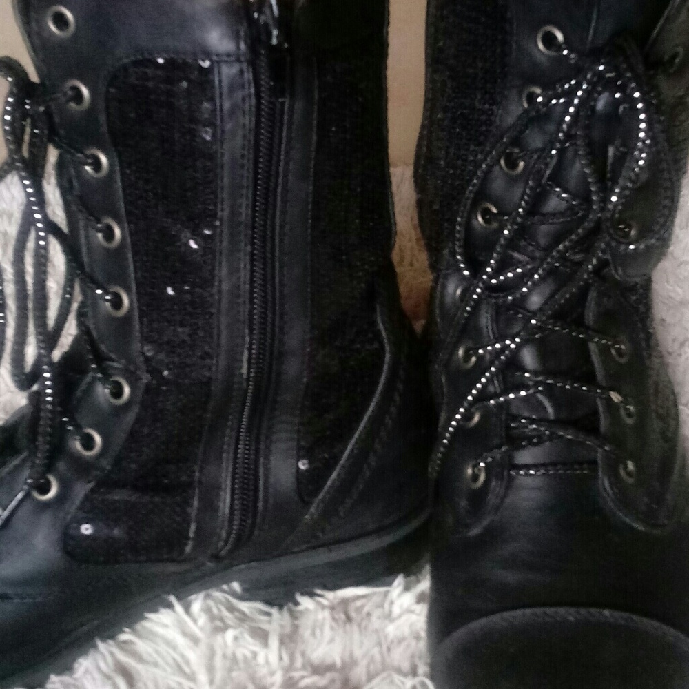 Combat boots