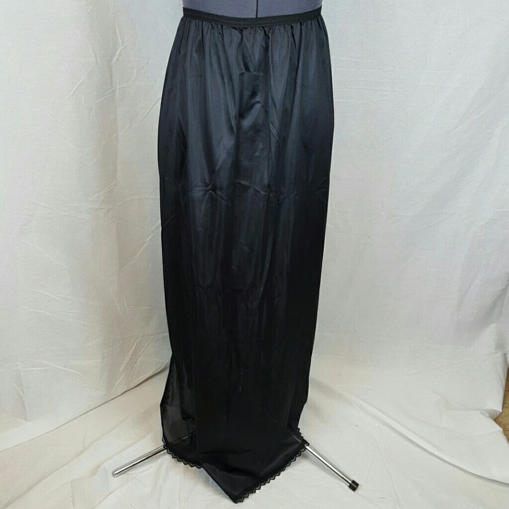 Merry Models skirt size S