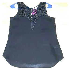 Sleeveless A'gaci top