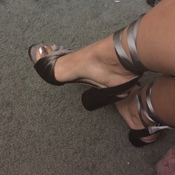 SOLD Steve Madden velvet chunky heels - Picture 3 of 5