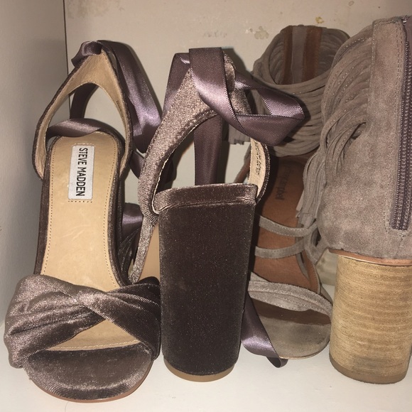 SOLD Steve Madden velvet chunky heels - Picture 5 of 5