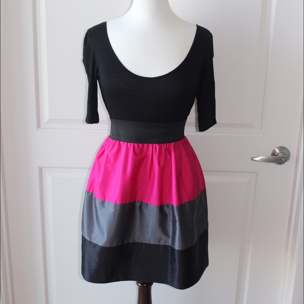 BLACK, HOT PINK AND GREY FLARE DRESS - SIZE M