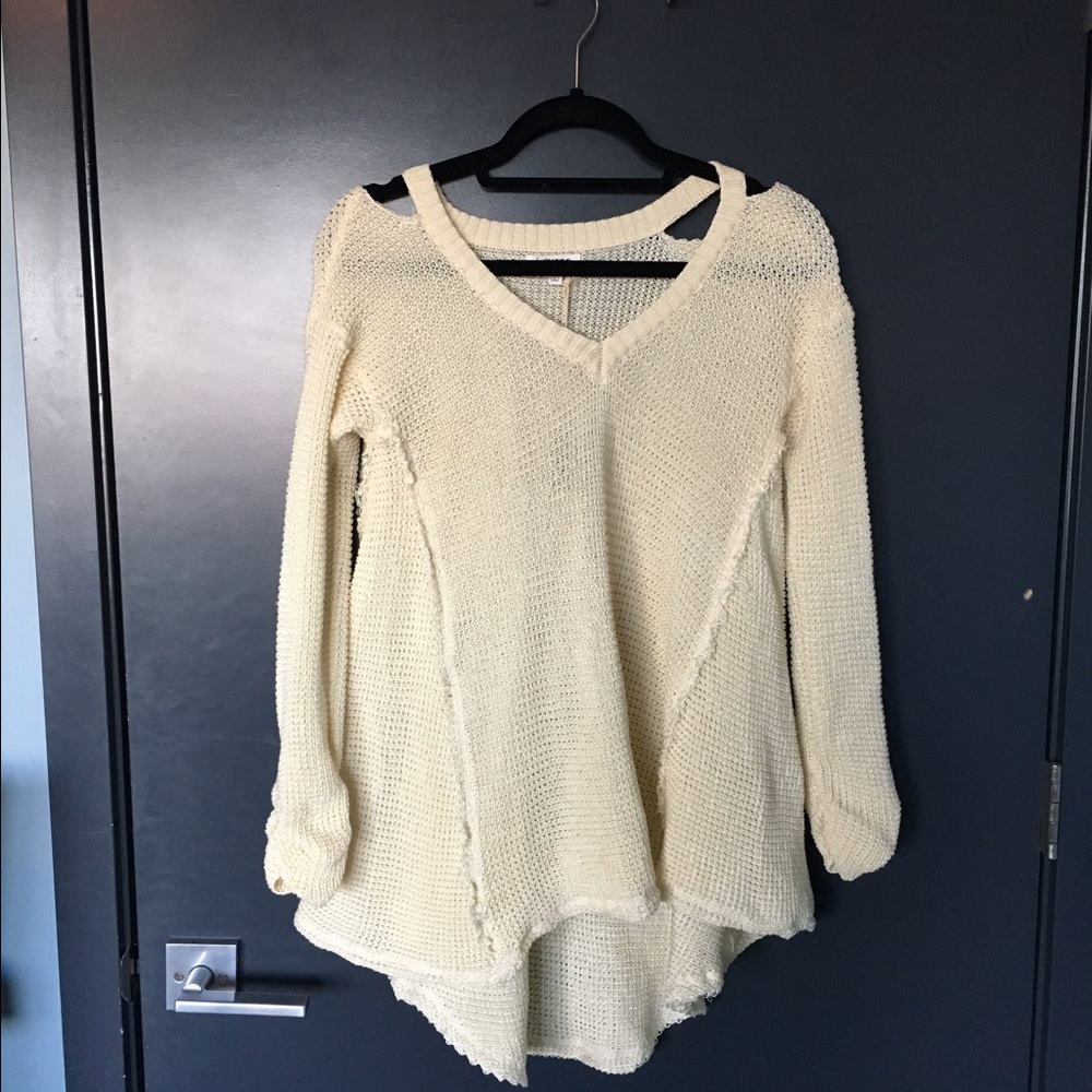 NWT Casual long sleeve w/ cold shoulder