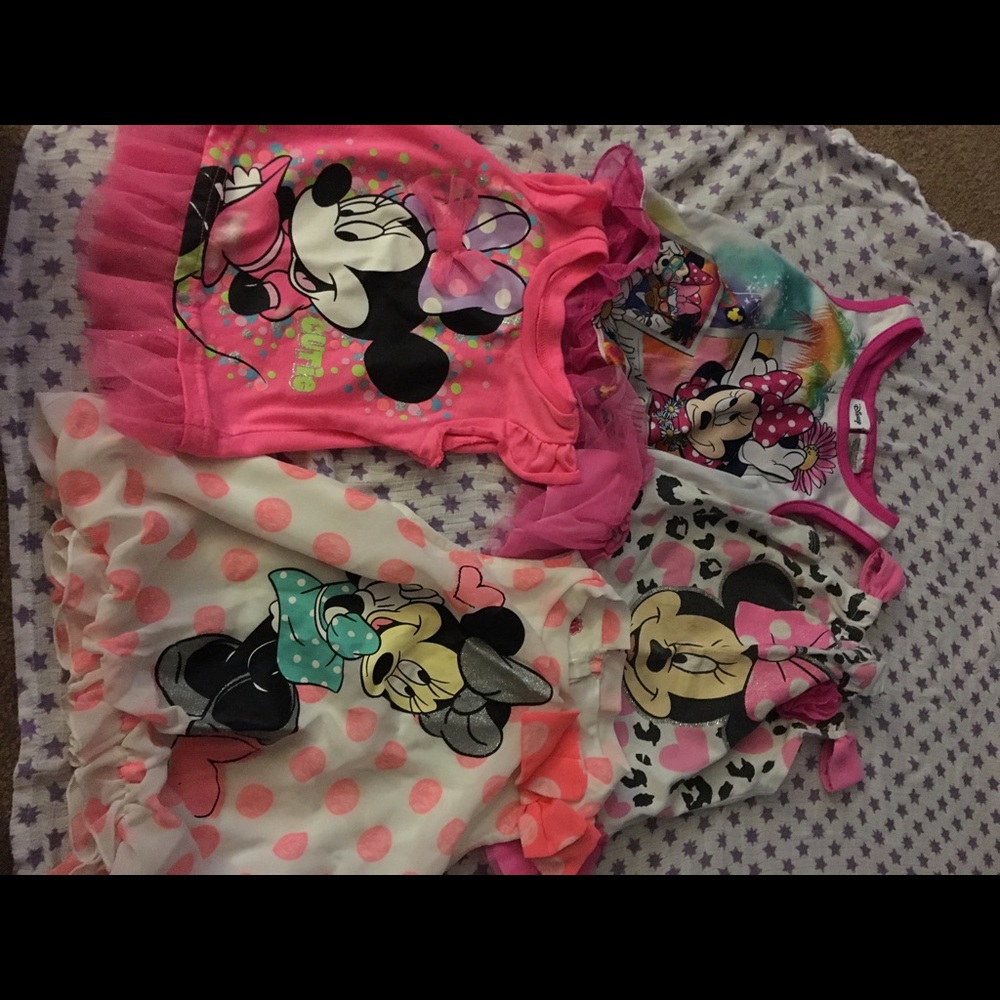 ❤❤BUNDLE❤❤ 2T Minnie Mouse tank tops!