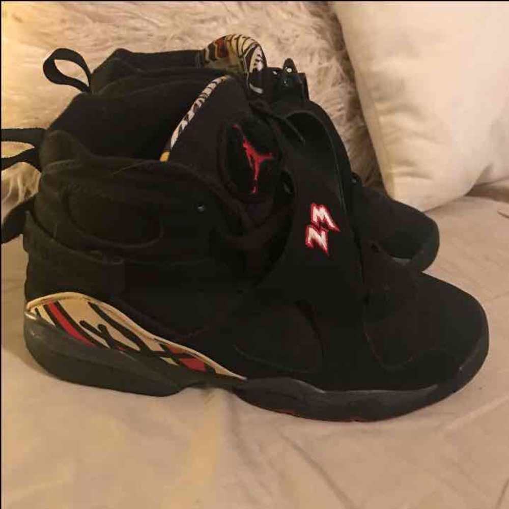 Black jordan 8's sz youth 6