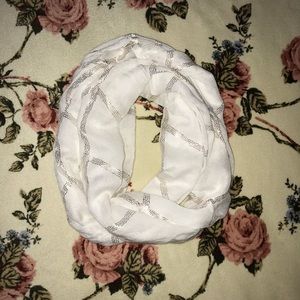 Infinity scarf