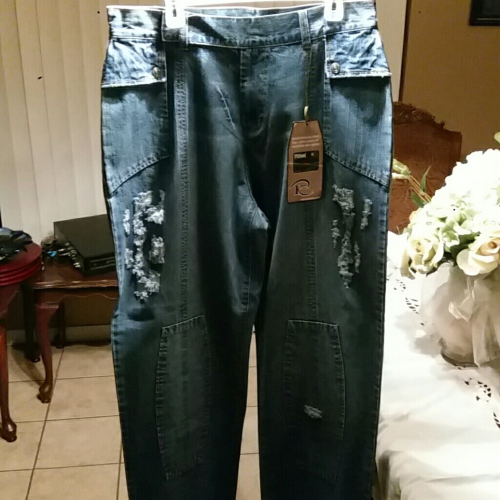 Rip fashion jeans