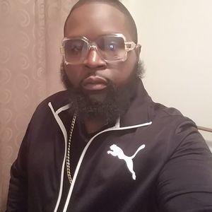 Meet your Posher, Carlos