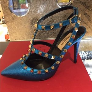 Valentino rockstuds Metallic blue size 40 Valentino rockstuds Metallic blue size 40