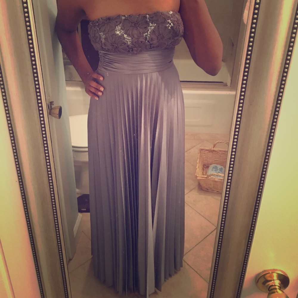 Silver pleated semi formal dress w/ laced flowers
