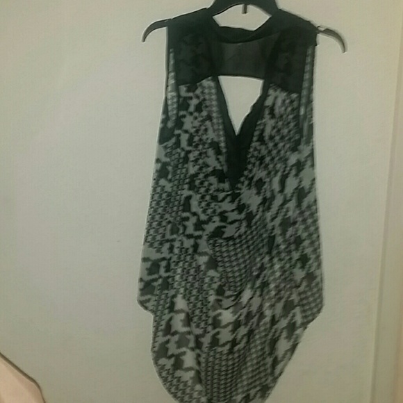 Top - Picture 2 of 2