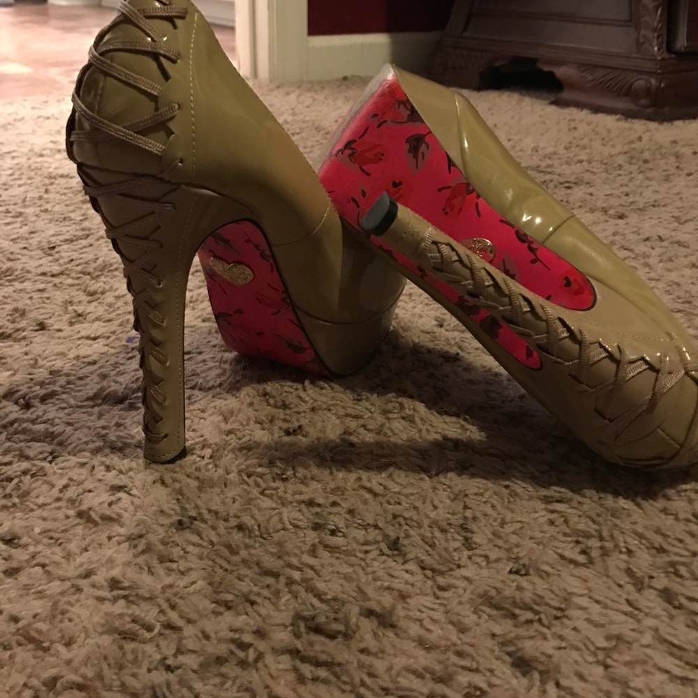 Betsey Johnson patent leather nude corset heels 8