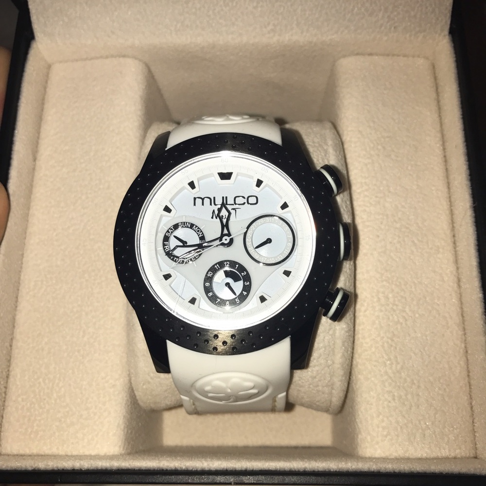 Beautiful and casual Mulco watch