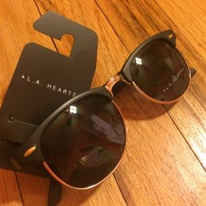 Black sunnies
