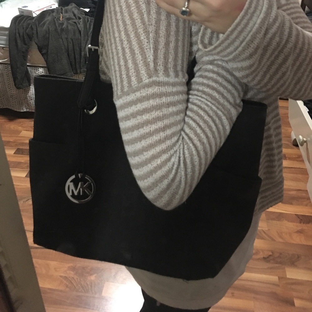 AUTHENTIC Michael Kors Shoulder bag