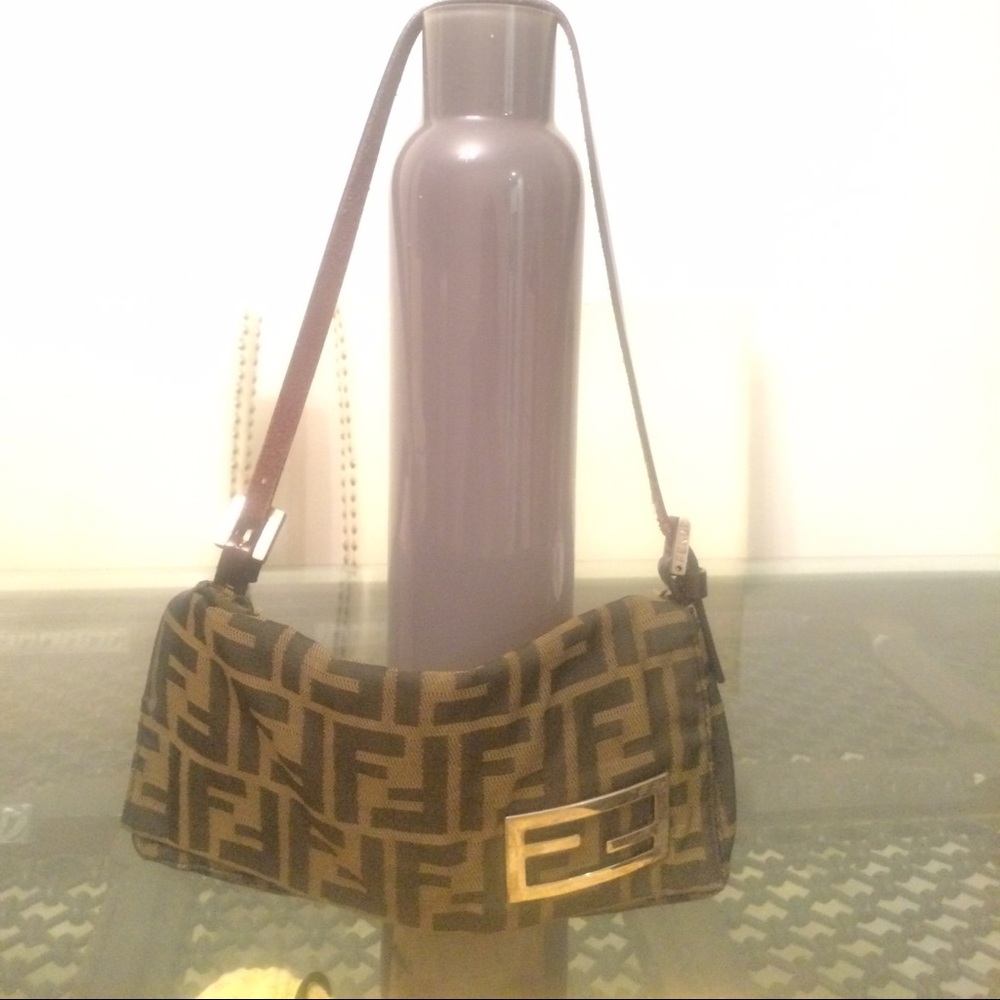 Fendi Baguette/clutch!!