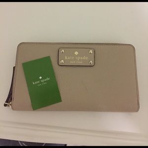 NWT Kate Spade neda wallet