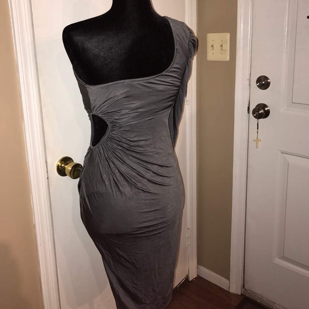 Dress - Picture 3 of 4