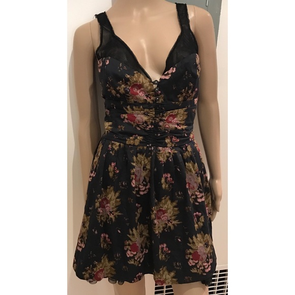 Free People Dresses & Skirts - EUC Free People Tulle Floral V Neck Dreas